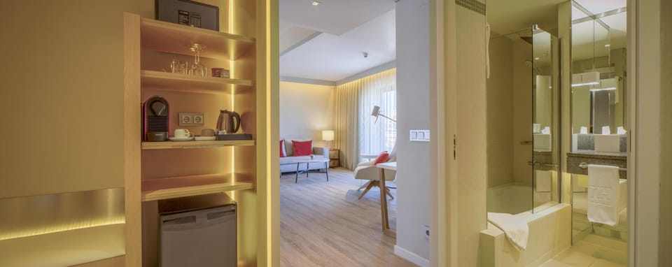 Premium bedding, minibar, in-room safe, desk