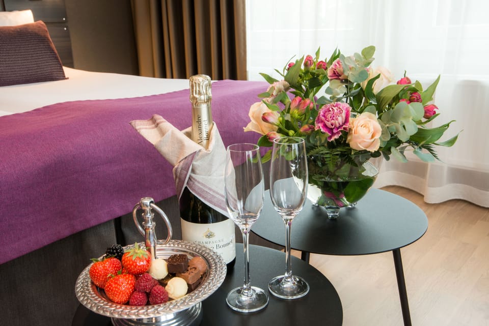 Room service - dining