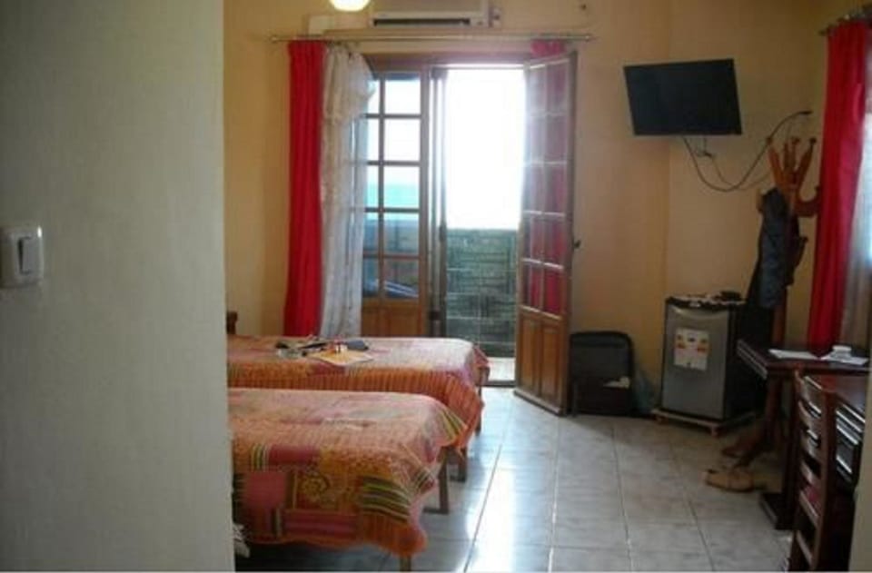 Standard Double Room | WiFi (free), individually furnished, bed sheets