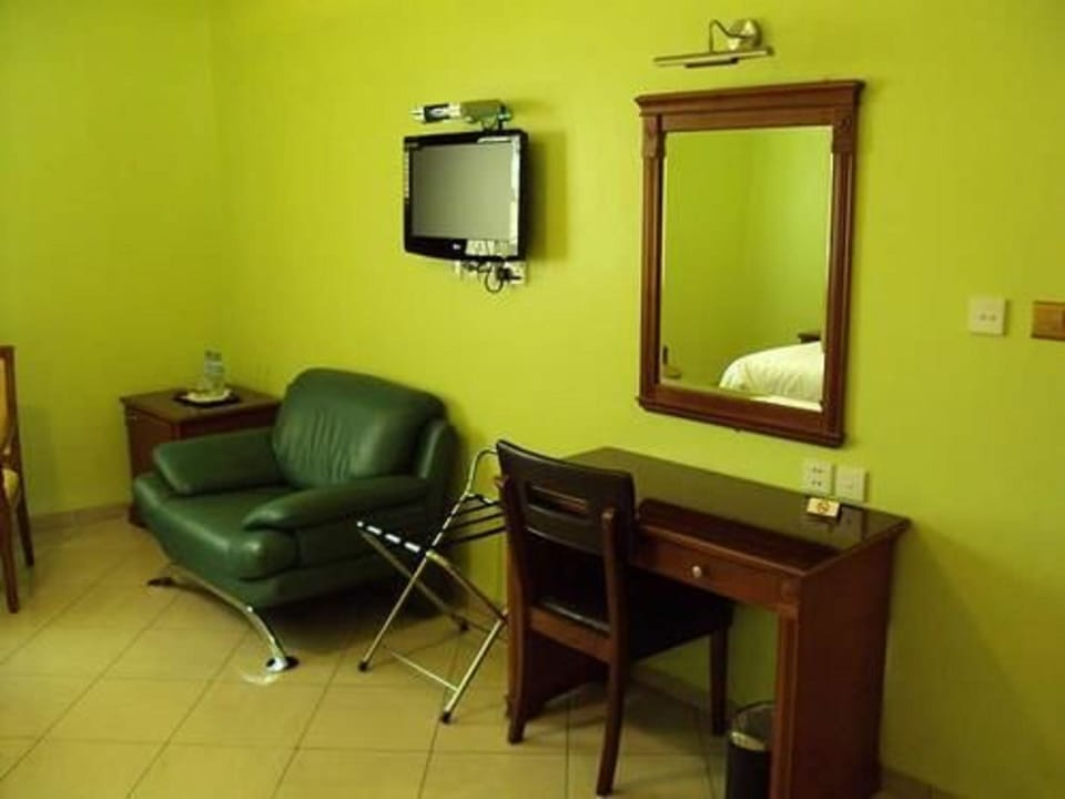 Minibar, blackout drapes, soundproofing, WiFi (free)