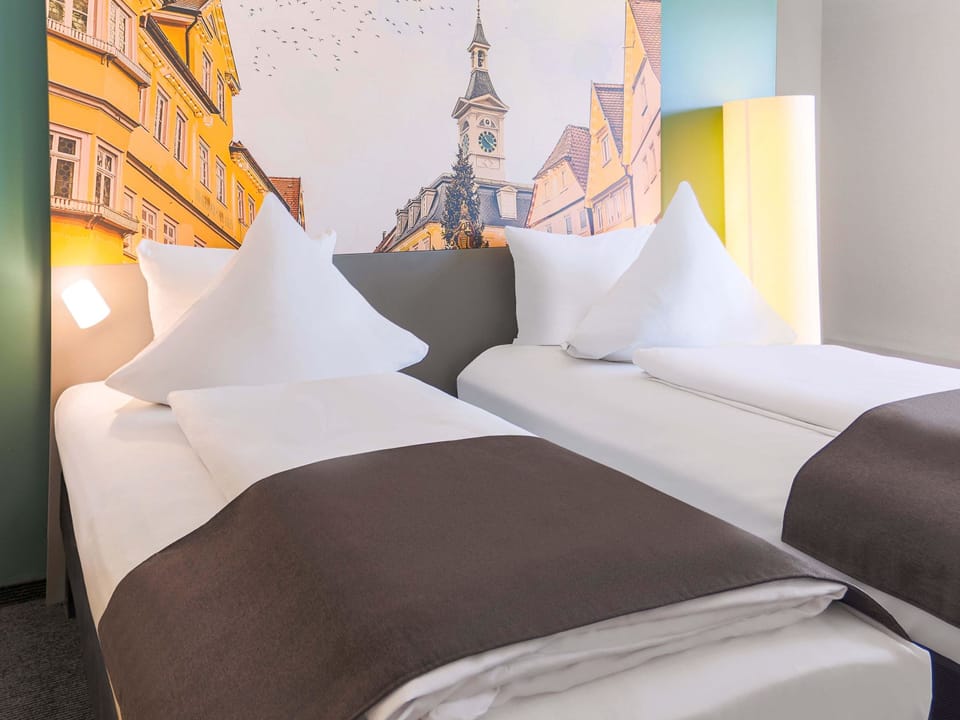 Comfort Double Room | Desk, blackout drapes, soundproofing, WiFi (free)