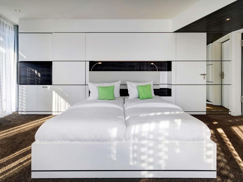 Hypo-allergenic bedding, in-room safe, desk, soundproofing