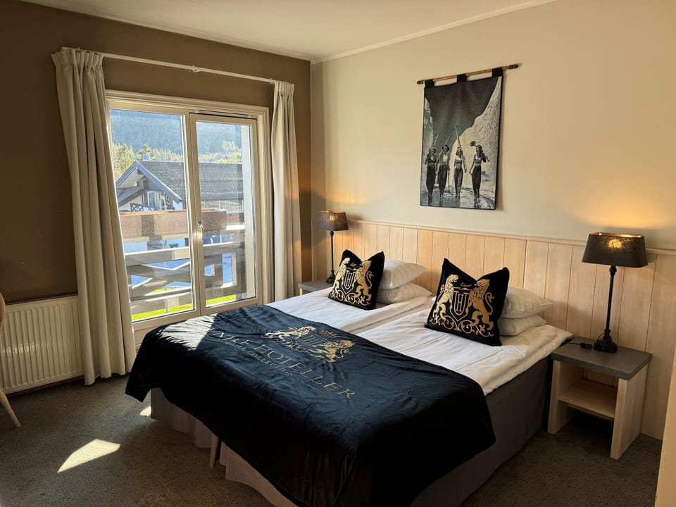 Standard Double Room, 2 Twin Beds | Premium bedding, cribs (surcharge), WiFi (free), bed sheets