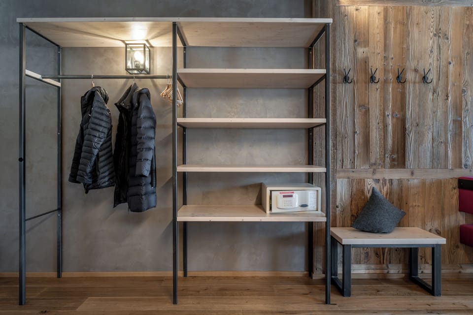 Quadruple Room | Wardrobe