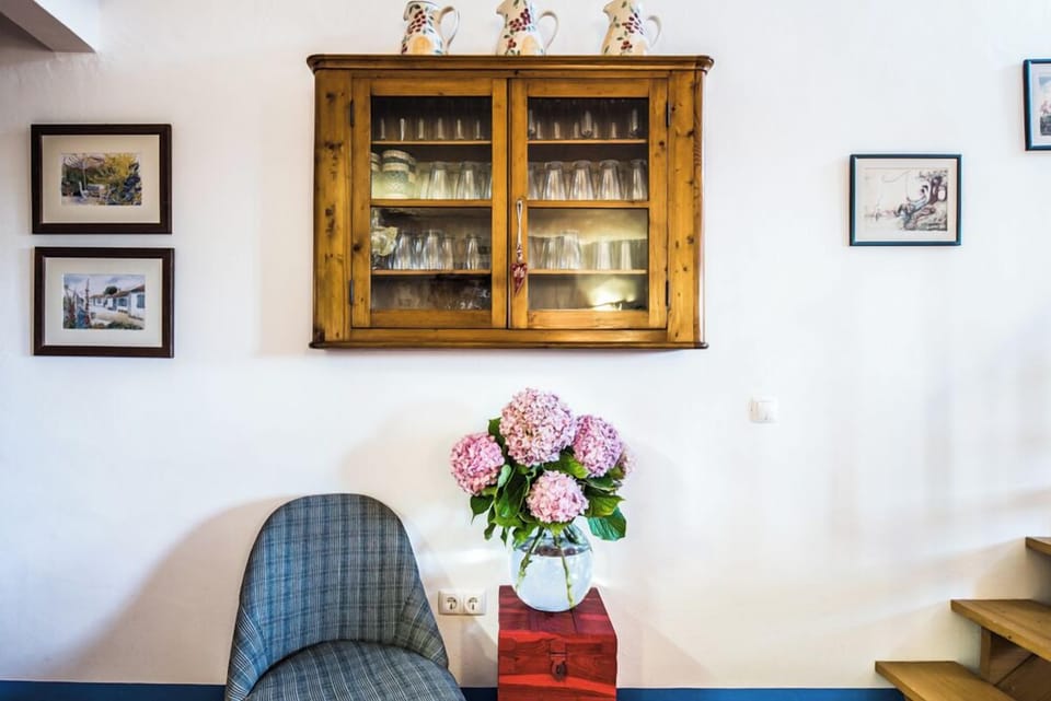 House, 1 Bedroom (5) | Living area | 60-cm LCD TV with satellite channels, TV
