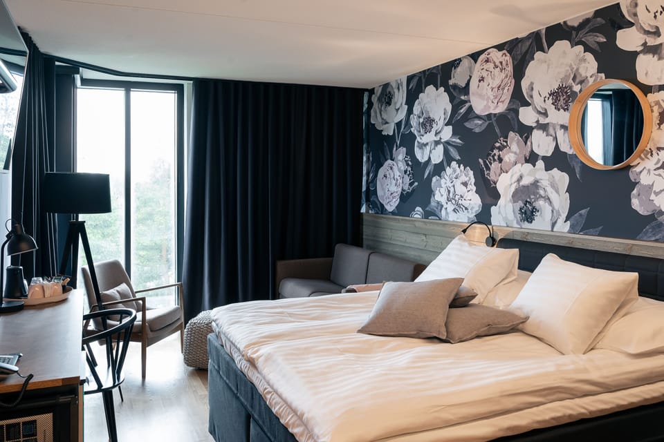 Superior Room, 1 Queen Bed (extra bed possibility) | In-room safe, desk, iron/ironing board, free WiFi