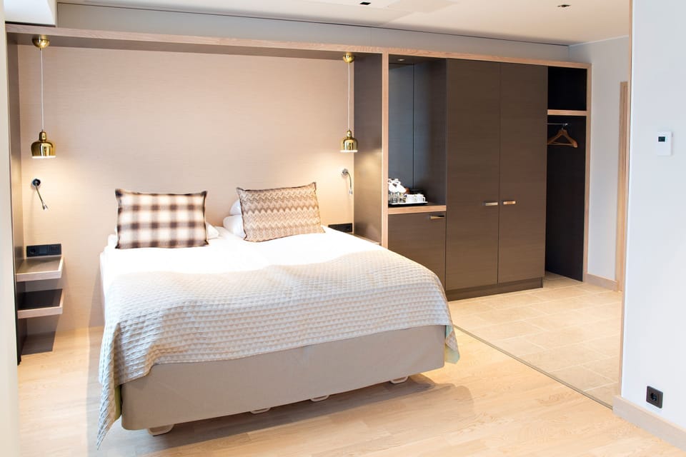 Superior Room, 1 King Bed | In-room safe, blackout drapes, soundproofing, iron/ironing board