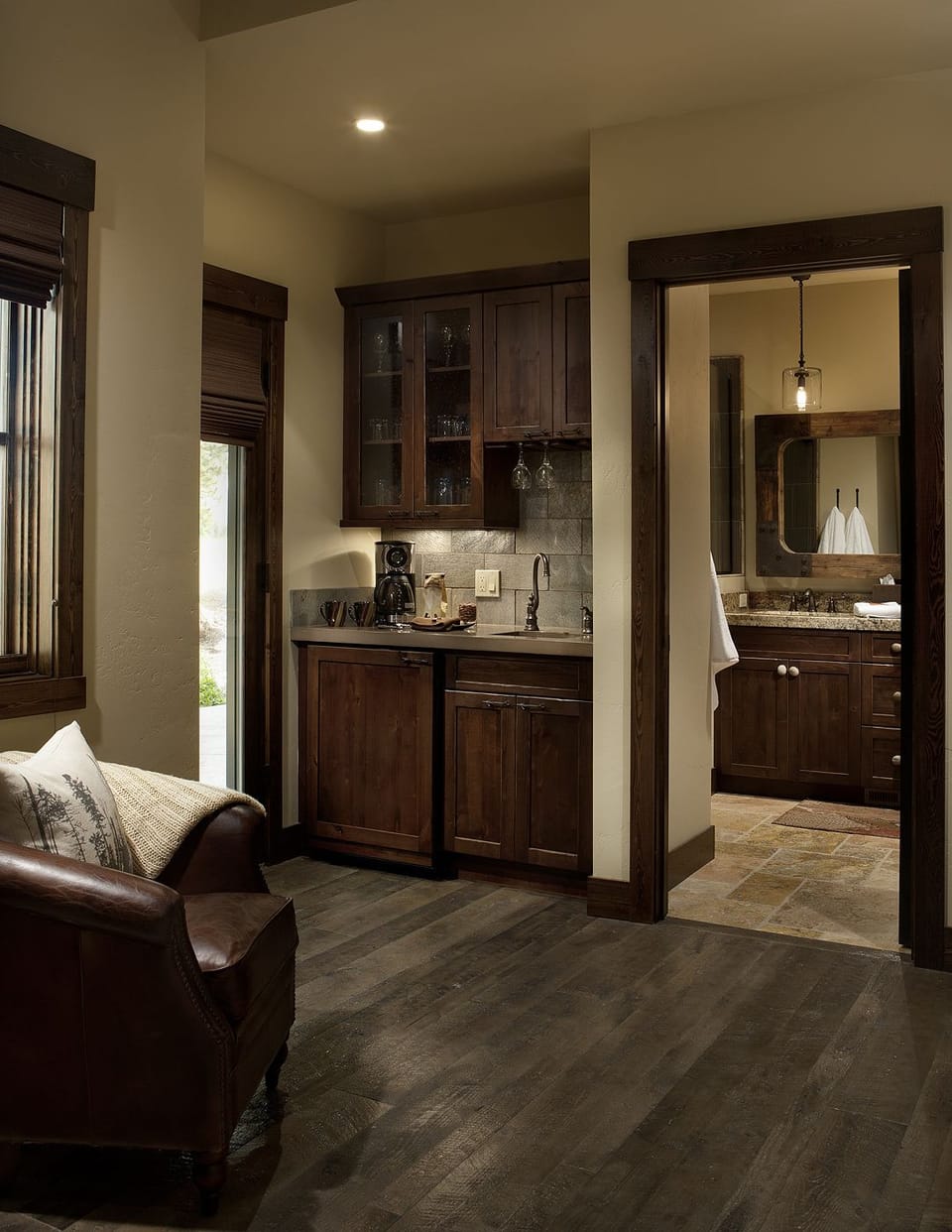 Deluxe Wilderness Suite 1 | Premium bedding, individually decorated, individually furnished