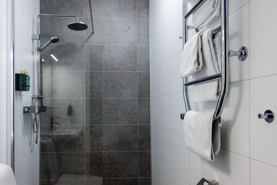 Superior Double Room, 1 King Bed | Desk, WiFi (free), bed sheets
