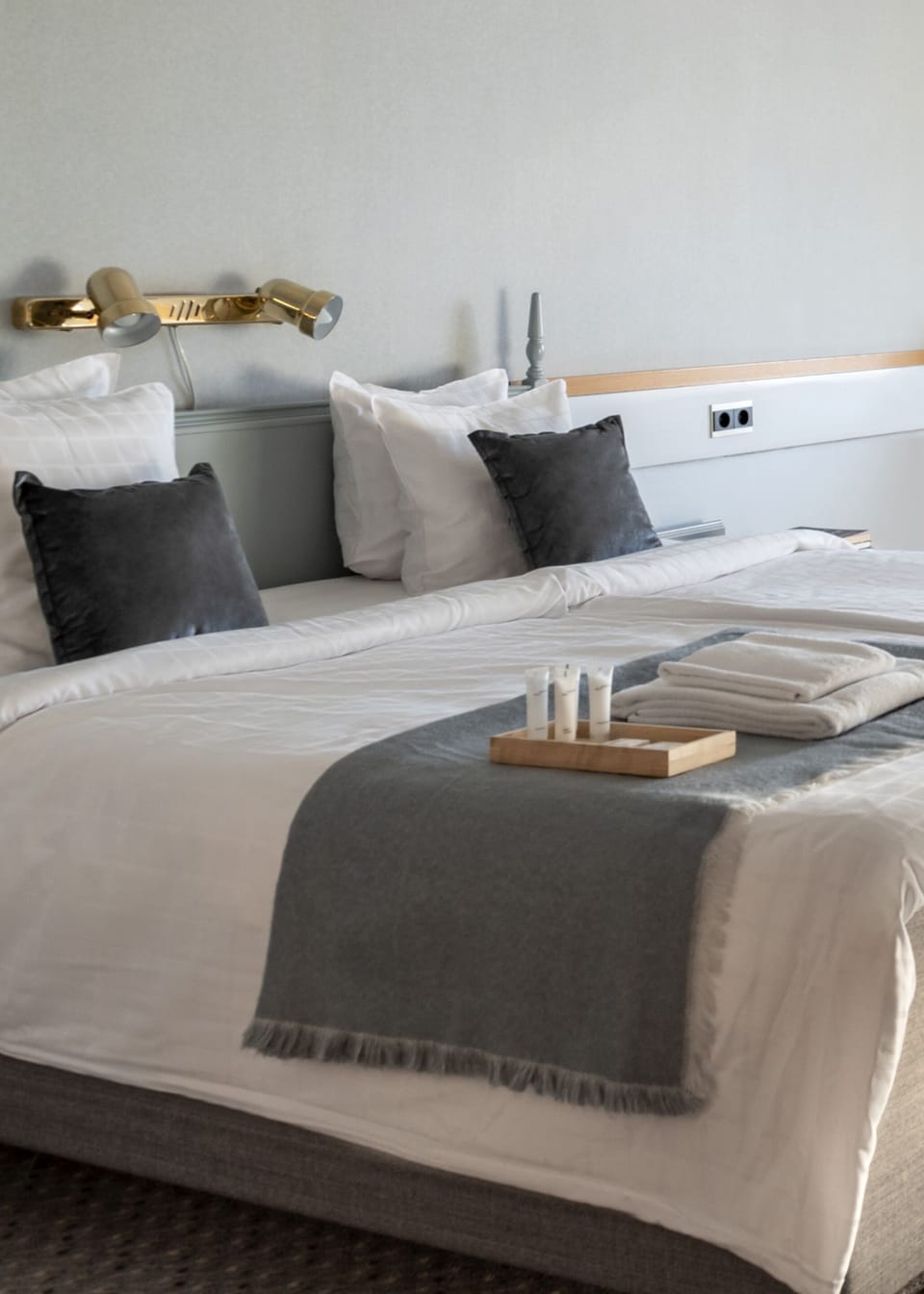 Superior Double Room, Sea View | Desk, WiFi (free), individually decorated, bed sheets