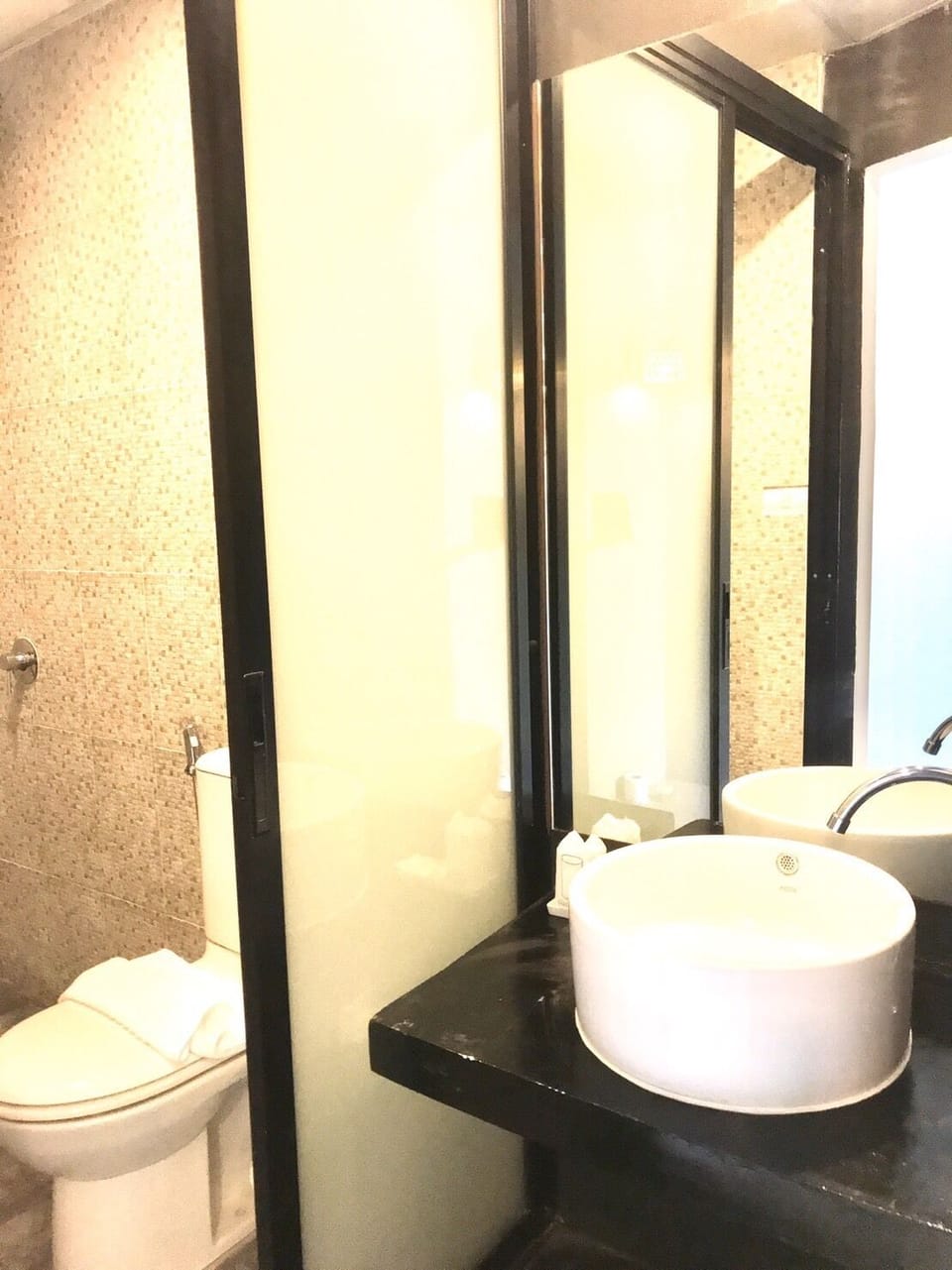 Shower, free toiletries, hair dryer, towels