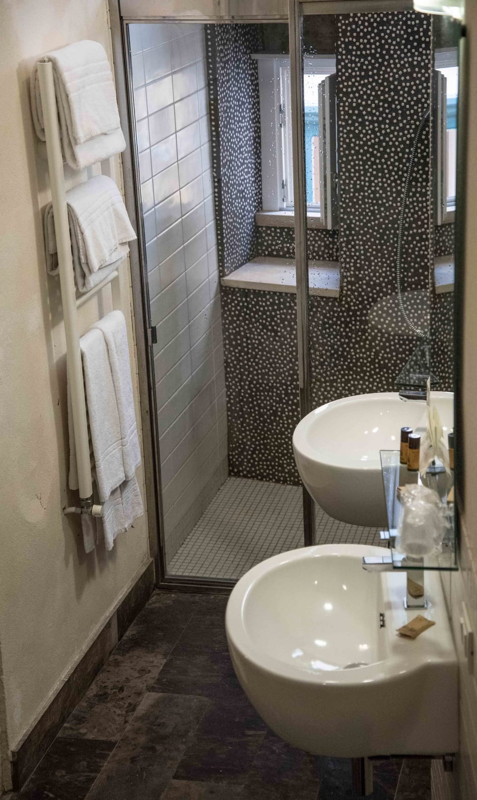 Shower, free toiletries, hair dryer, bidet