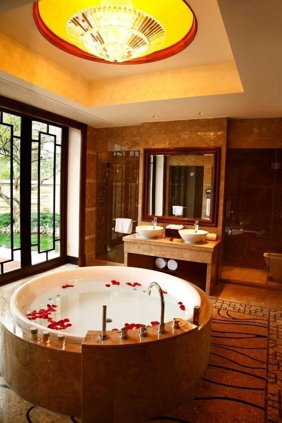 Garden Villa B/Four Bedrooms (Private hot spring, Outdoor swimming pool,Sauna) | Deep soaking bathtub
