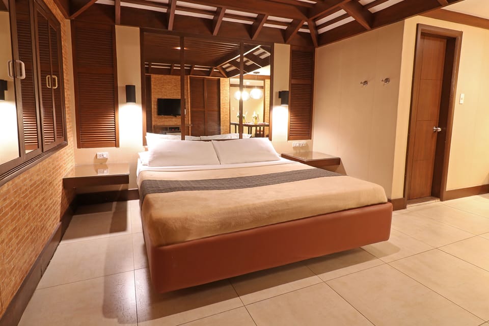 Regular Deluxe | Free WiFi, bed sheets