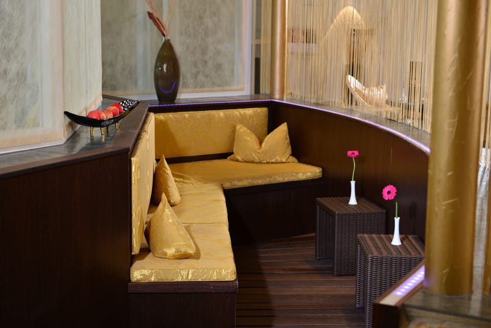 Couples treatment rooms, sauna, steam room, Turkish bath