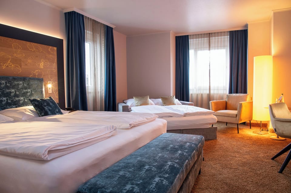 Premium bedding, in-room safe, desk, laptop workspace