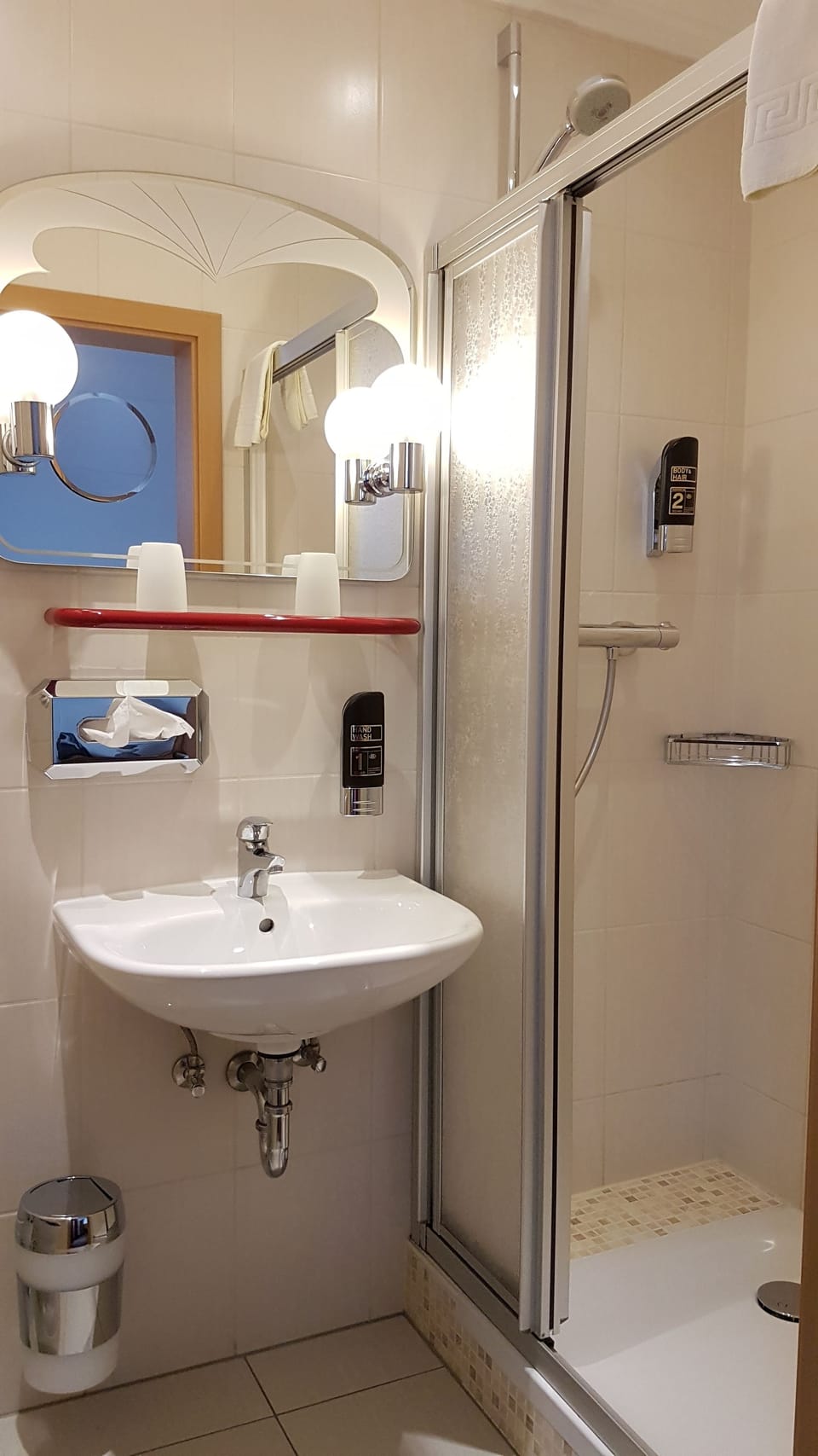 Rainfall showerhead, hair dryer, towels