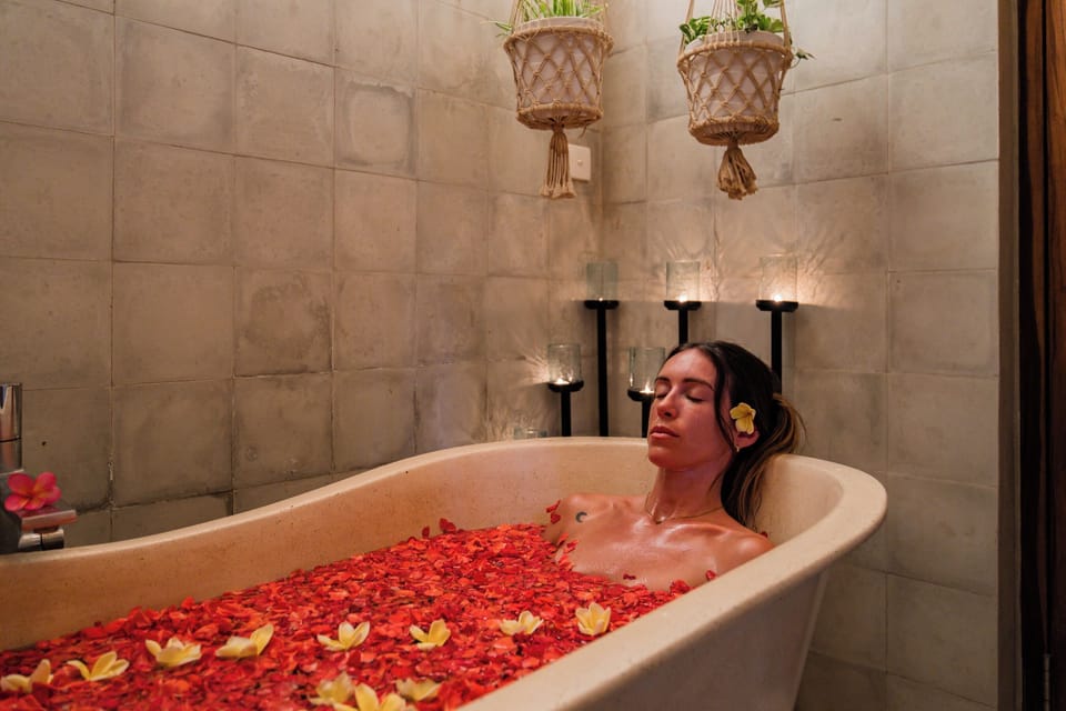 Hotel Komune and Beach Club Bali Resort in Blahbatuh