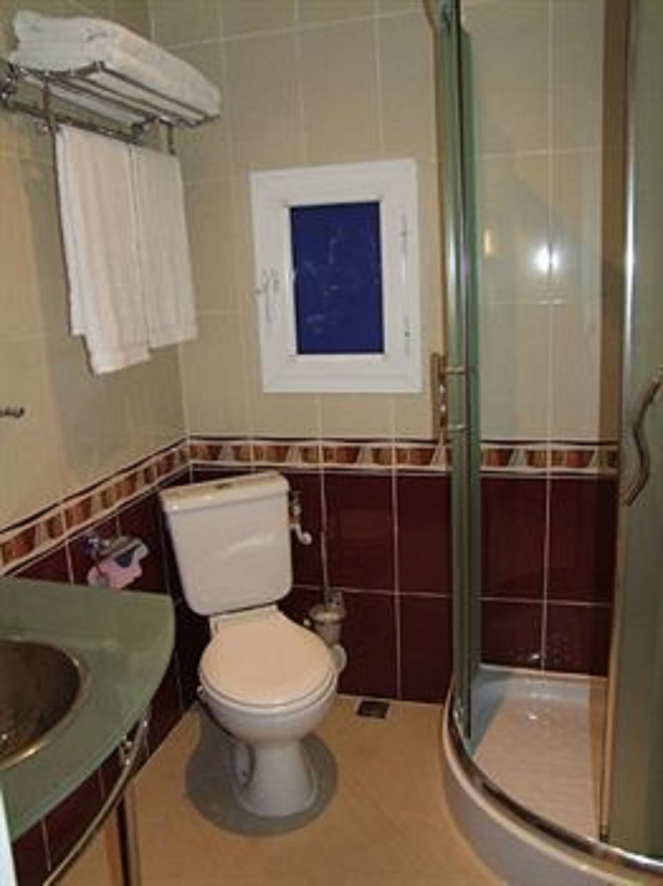 Free toiletries, hair dryer (on request), bathrobes, towels