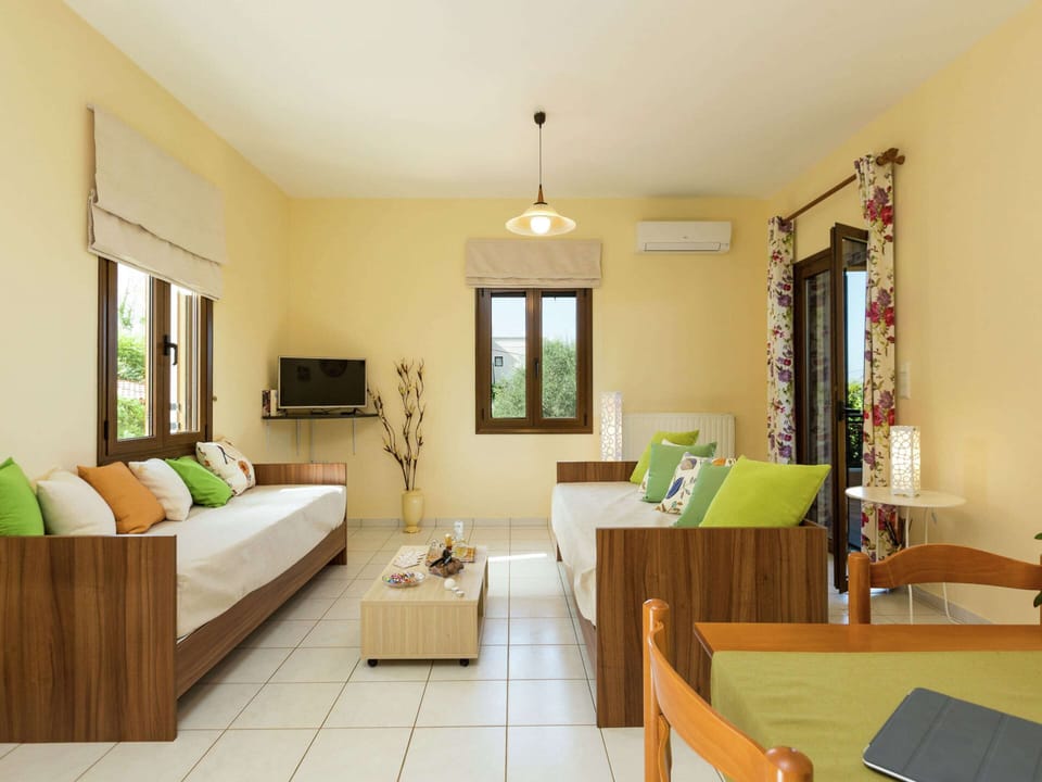 Apartment | 1 bedroom, individually furnished, WiFi, bed sheets