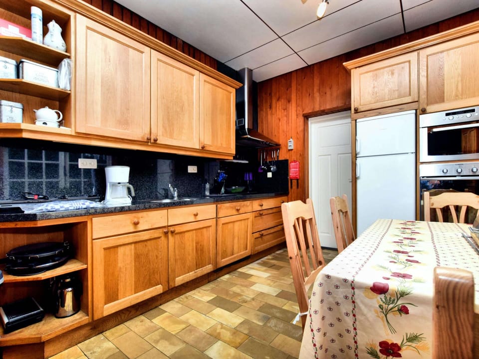 House | Private kitchen | Highchair