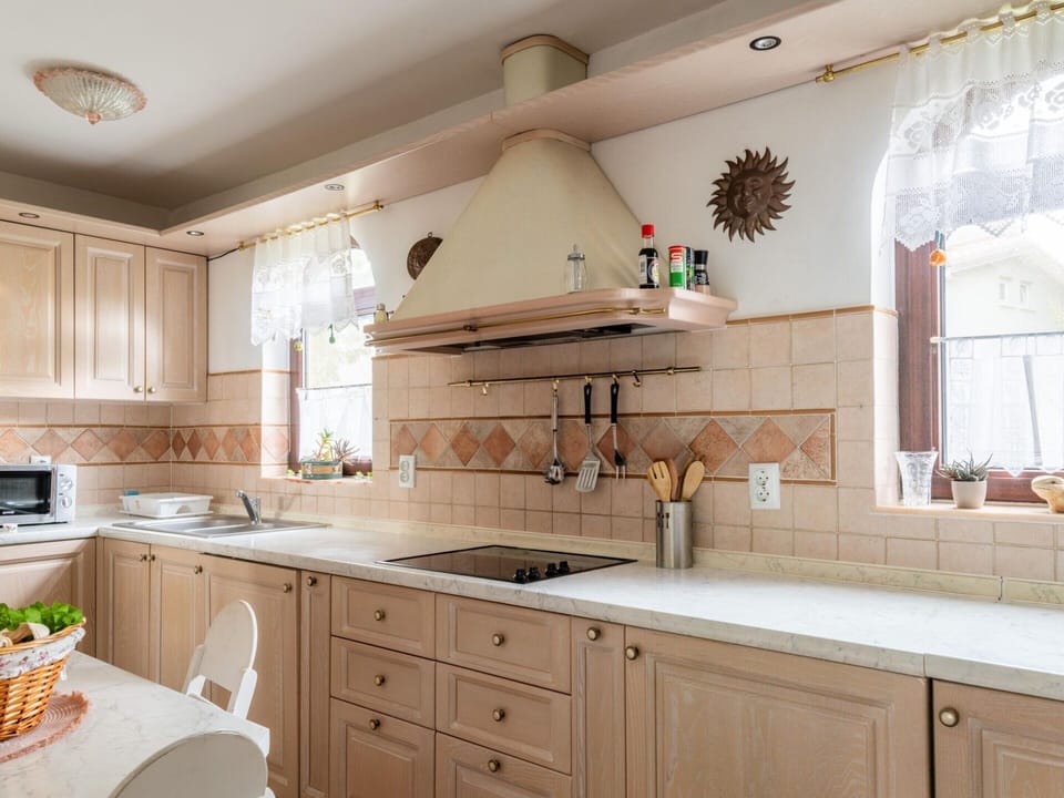 House | Private kitchen | Oven, dishwasher