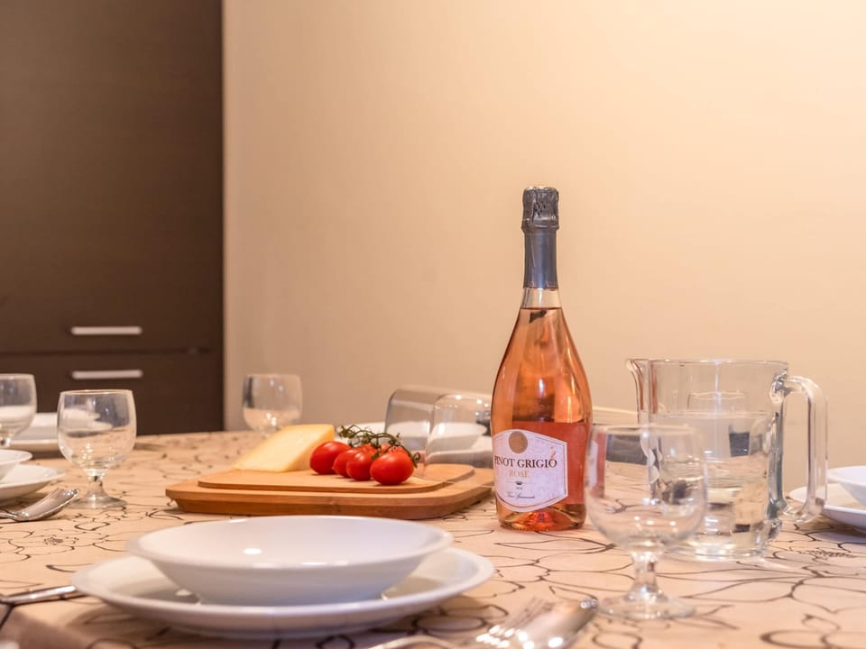 Apartment | Dining