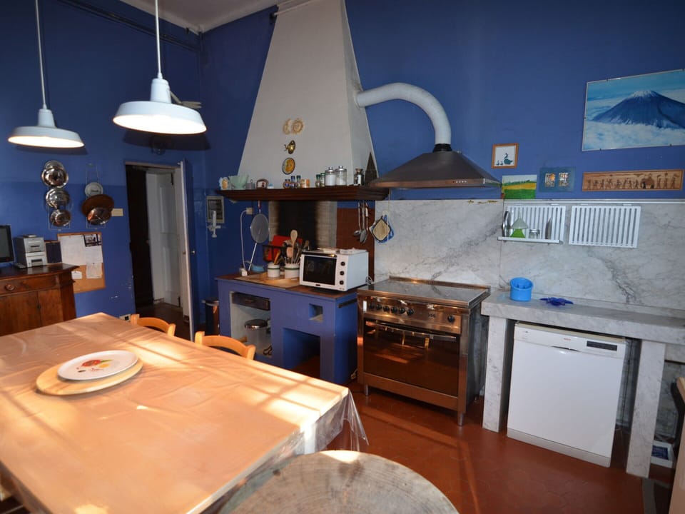 House | Private kitchen | Stovetop, highchair