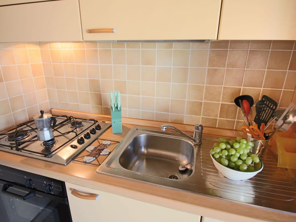 Cottage | Private kitchen | Highchair