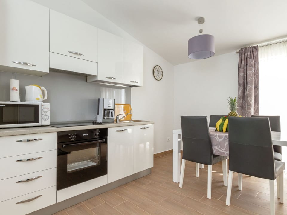 Apartment | Private kitchen | Dishwasher