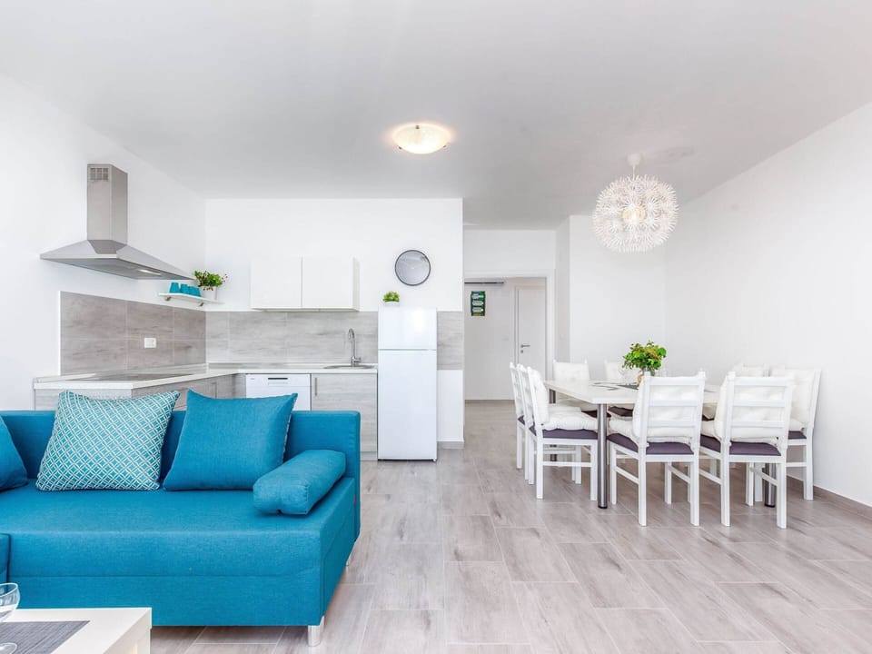 Villa | Dining