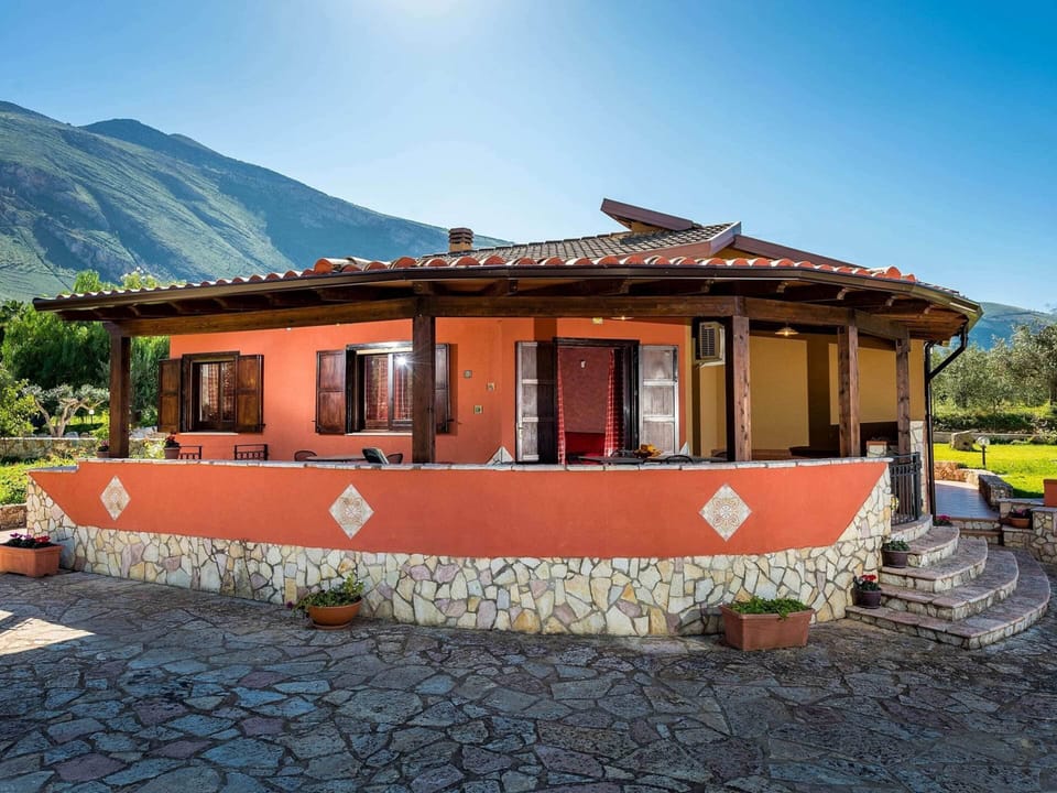 Villa | Exterior