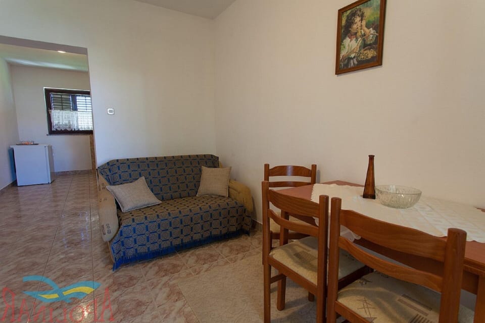 Apartment | Dining