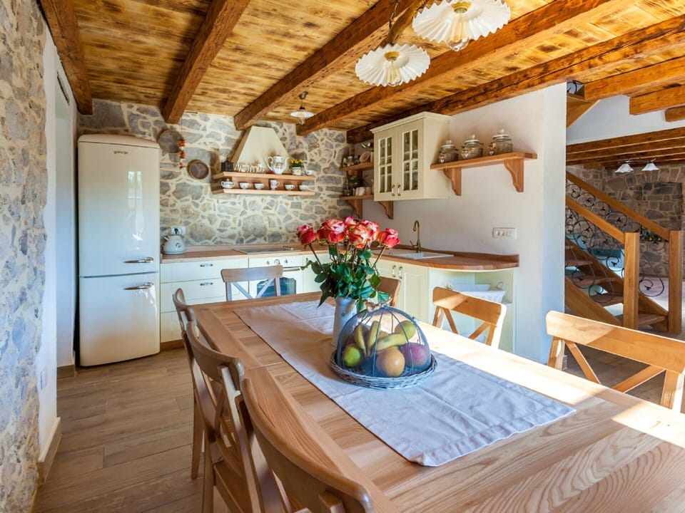 Villa | Dining