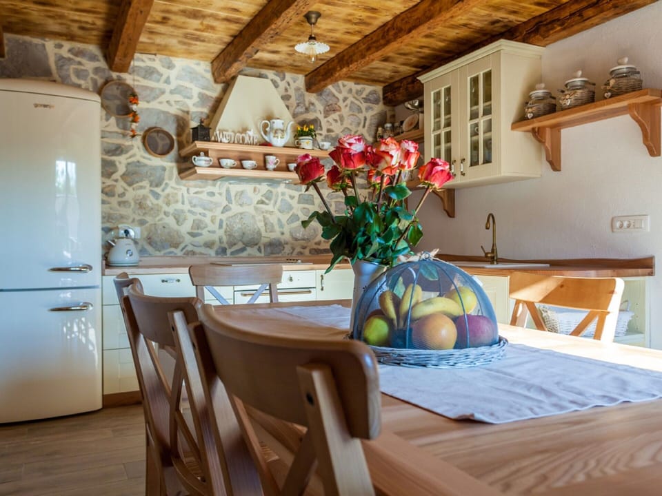 Villa | Dining