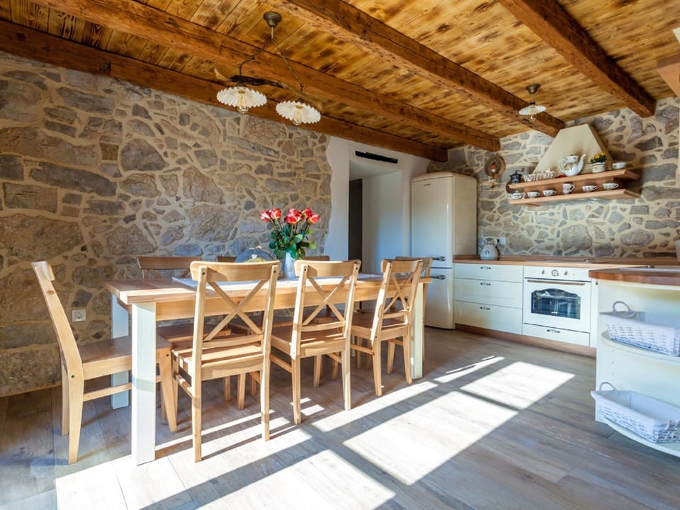 Villa | Dining