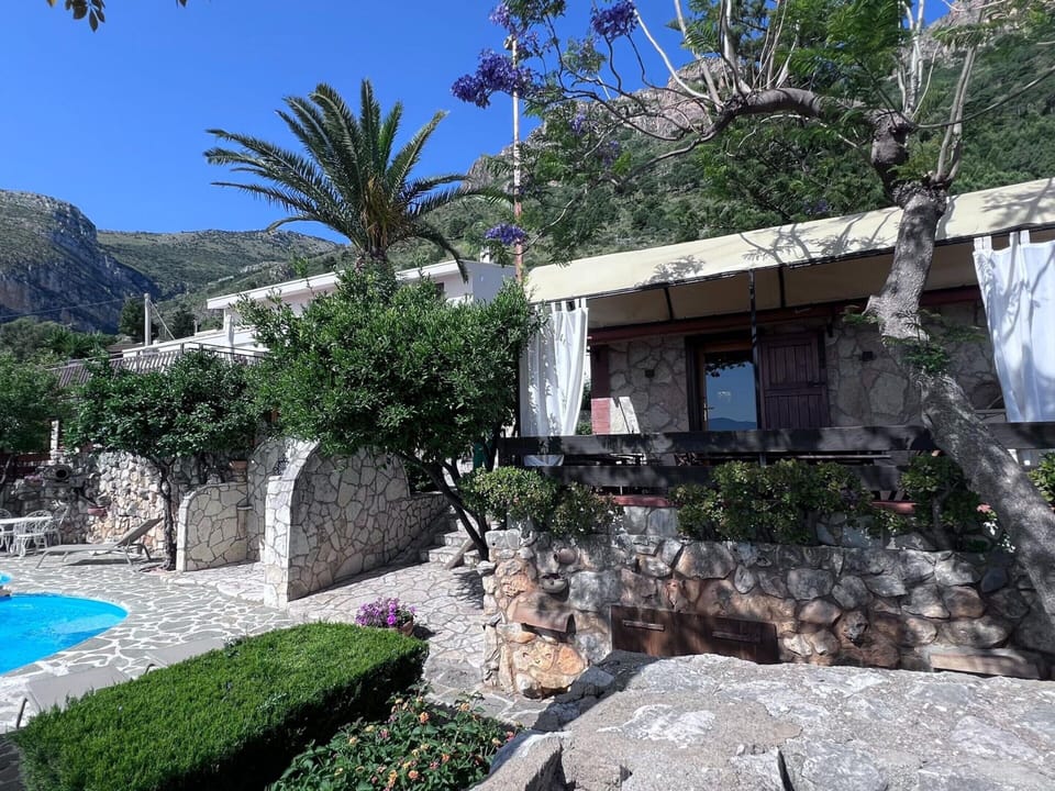 Villa | Exterior