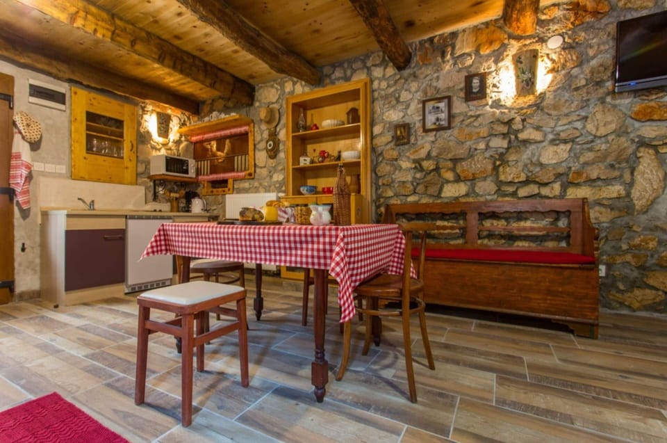 House | Dining