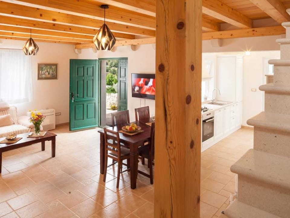 House | Dining