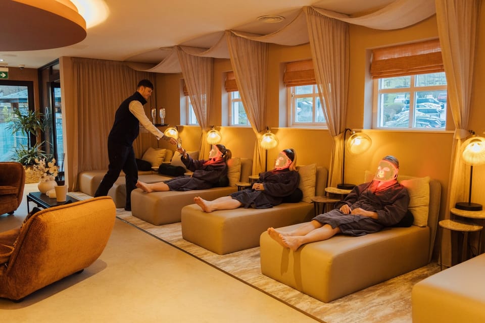 Couples treatment rooms, sauna, hot tub, steam room, body treatments