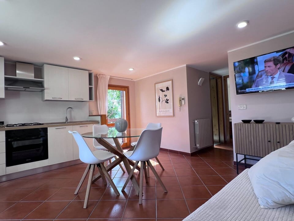House | Private kitchen | Coffee/tea maker, highchair