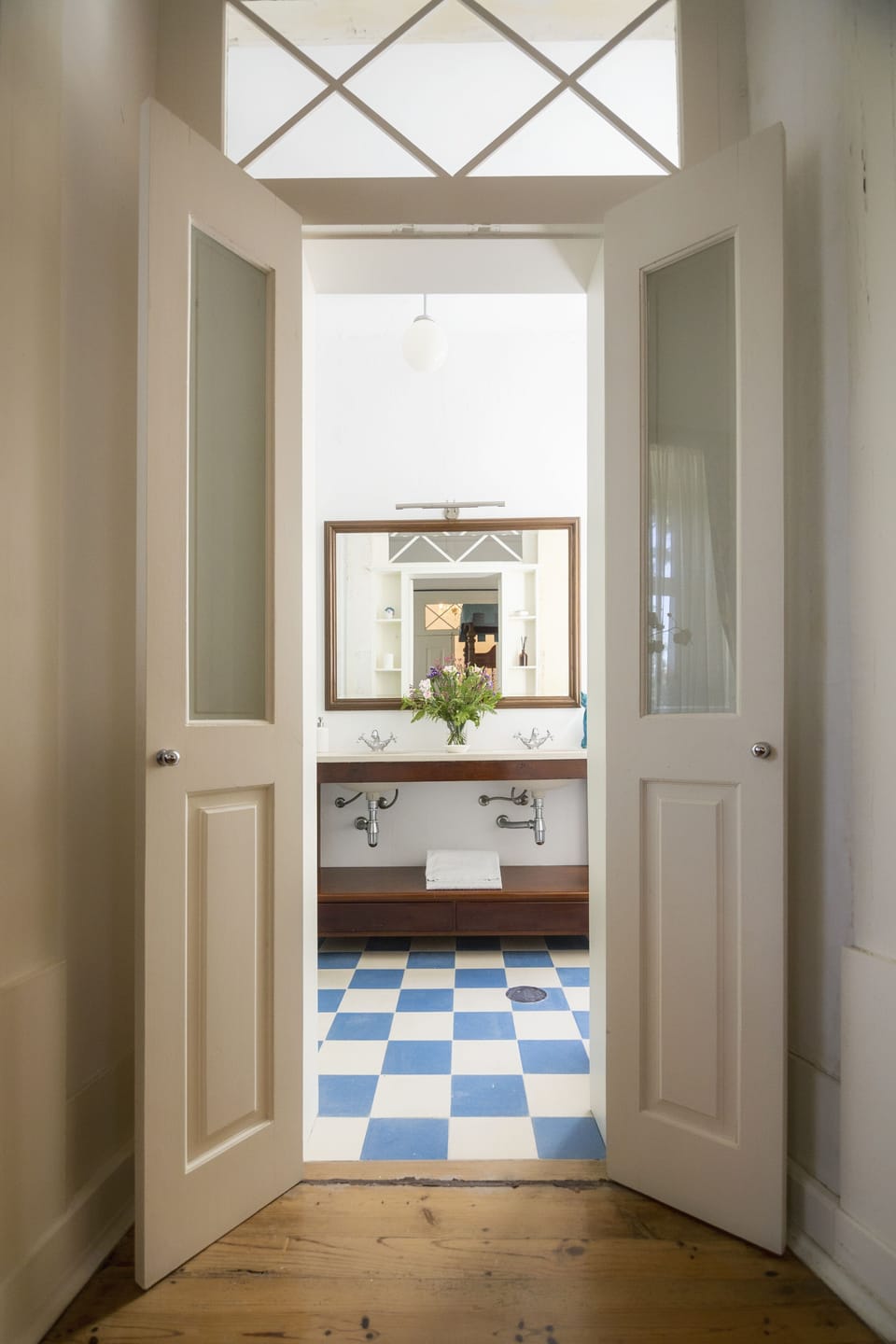 Classic Double or Twin Room | Bathroom sink