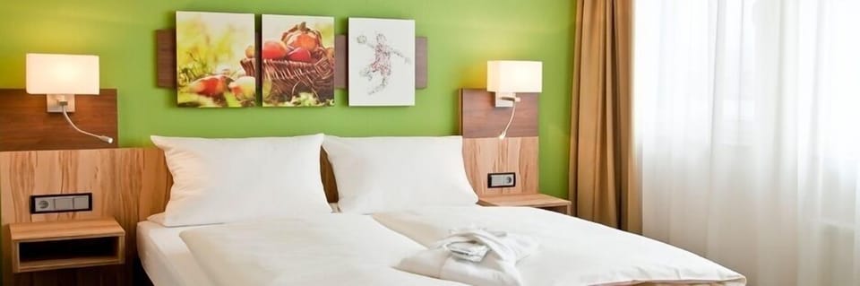 Hypo-allergenic bedding, in-room safe, desk, laptop workspace