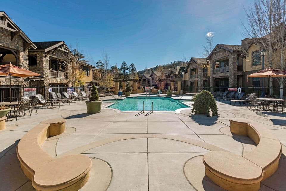 Seasonal outdoor pool, open 9:00 AM to 11:00 PM, sun loungers