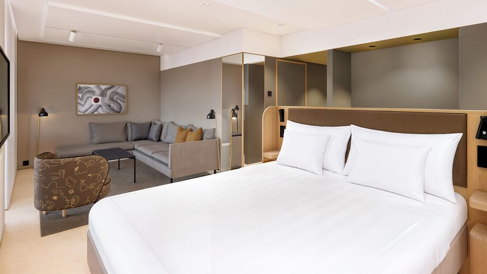 Junior Suite | Premium bedding, minibar, in-room safe, desk