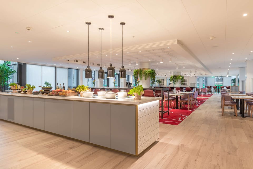 Daily to-go breakfast (EUR 26 per person)