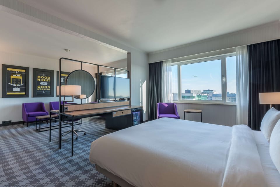 Suite, 1 Bedroom | Hypo-allergenic bedding available, minibar, in-room safe, desk