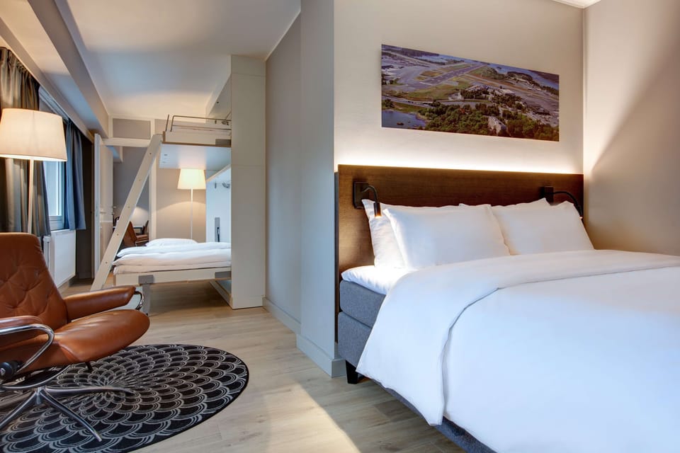 Family Room | Hypo-allergenic bedding available, desk, soundproofing