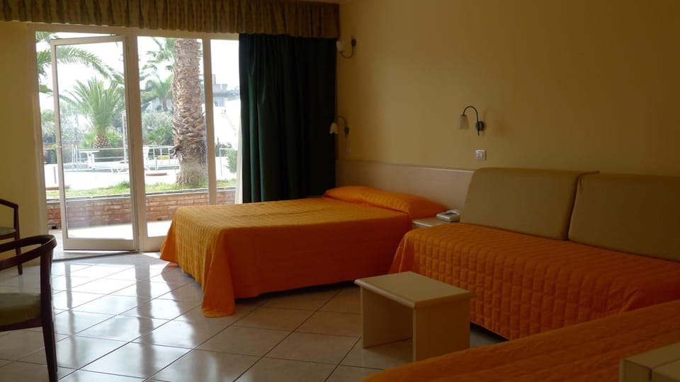 Minibar, in-room safe, individually furnished, desk