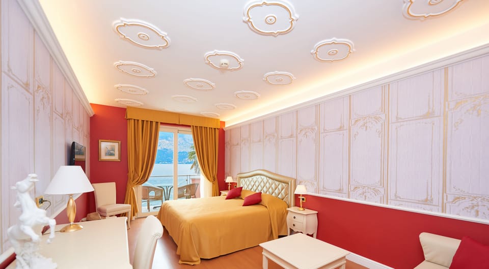 Premium bedding, down comforters, minibar, in-room safe